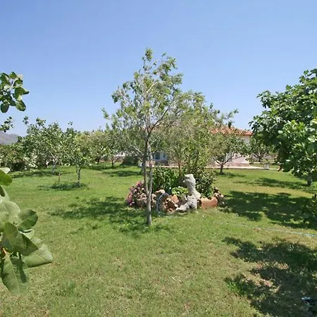 Eleana Lägenhetshotell