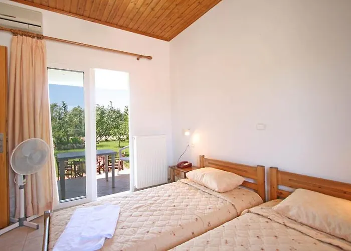 Eleana Aparthotel 3*