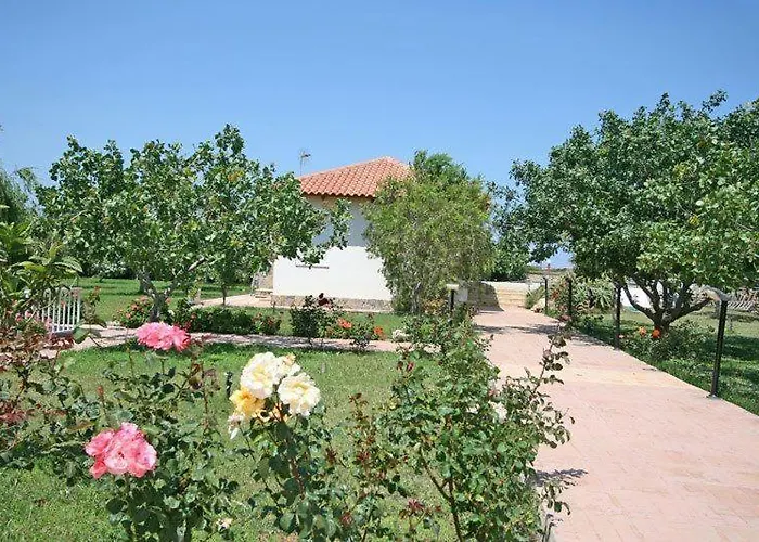 Aparthotel Eleana 3*